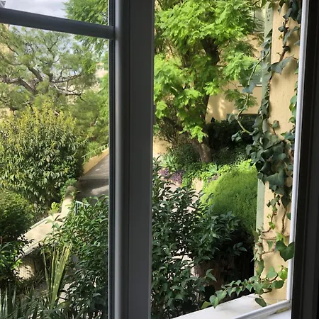 Charmante Privee 5/10 Mn Du Centreville/port-jardin/parking Bed & Breakfast